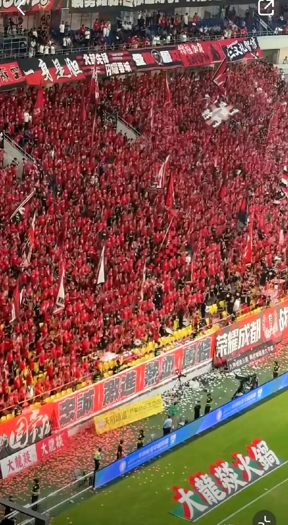 开云官网体育-女足比赛现场气氛火爆，球迷激情高涨
